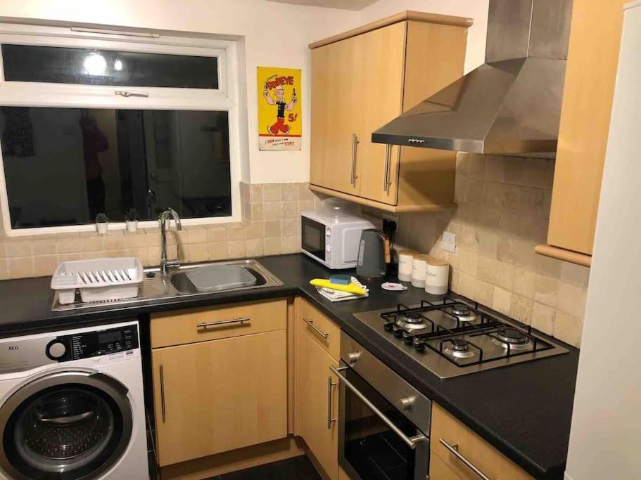 Gloucester Rd 2 Mins Away - Fab, New, Trendy House Bristol Eksteriør billede