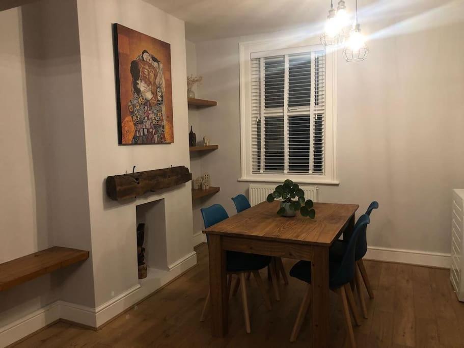 Gloucester Rd 2 Mins Away - Fab, New, Trendy House Bristol Eksteriør billede