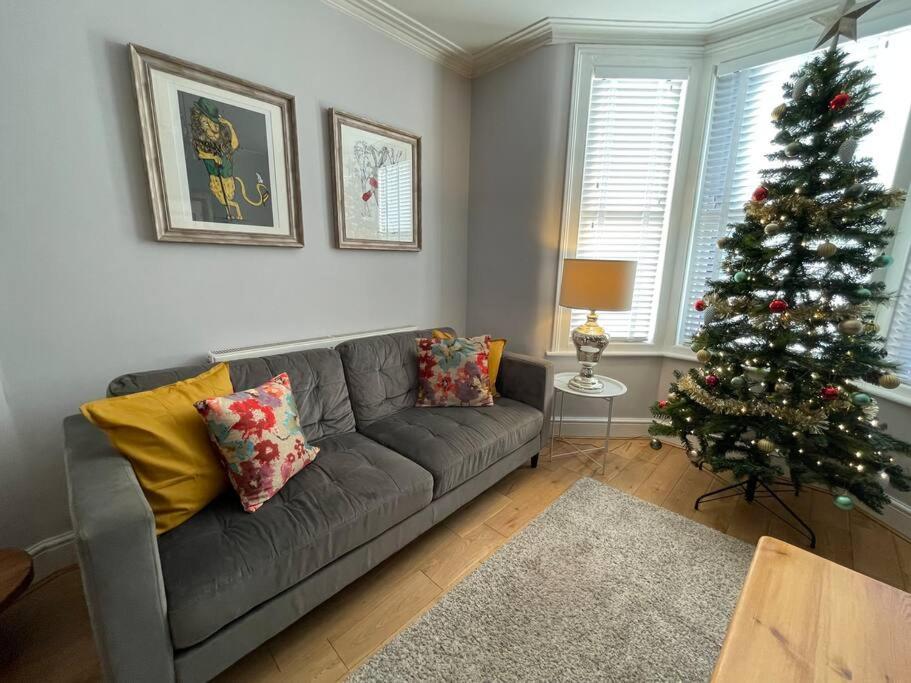 Gloucester Rd 2 Mins Away - Fab, New, Trendy House Bristol Eksteriør billede