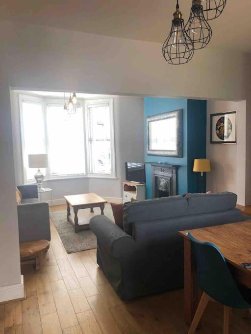 Gloucester Rd 2 Mins Away - Fab, New, Trendy House Bristol Eksteriør billede