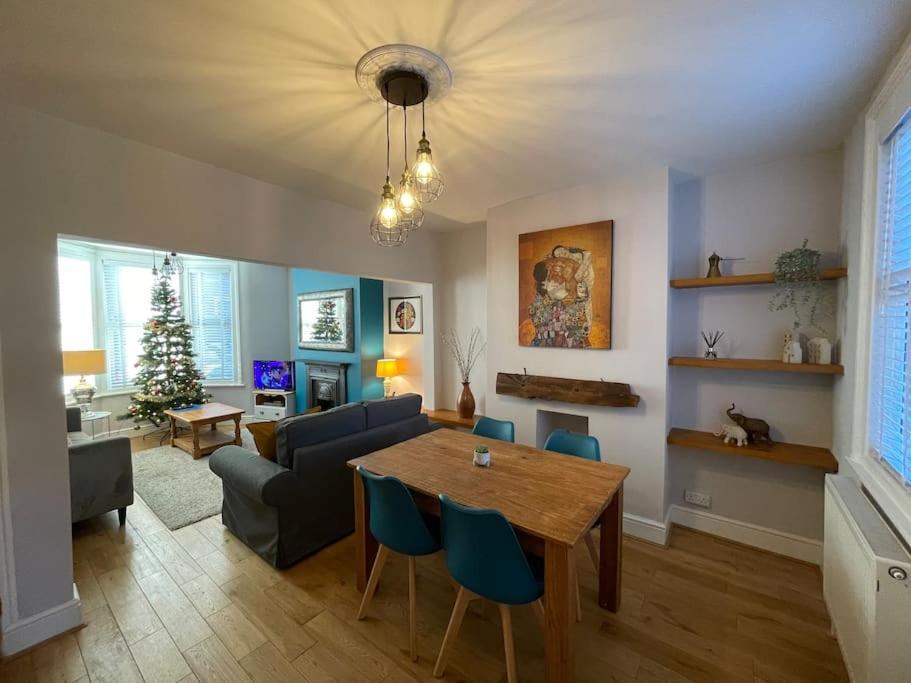 Gloucester Rd 2 Mins Away - Fab, New, Trendy House Bristol Eksteriør billede
